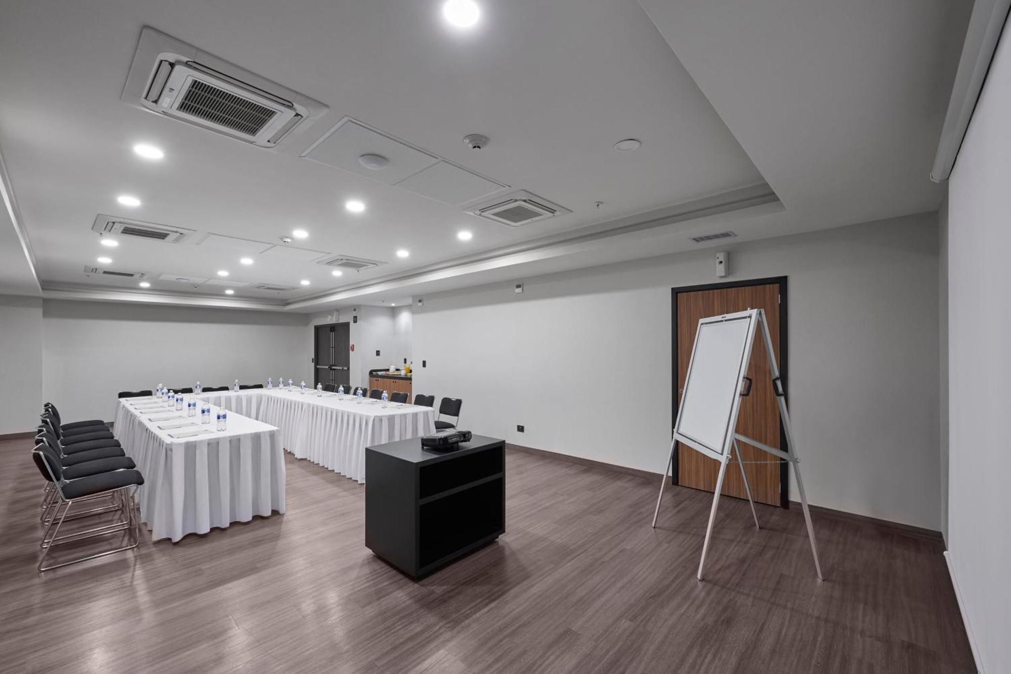 City Express By Marriott Monterrey Lindavista Guadalupe  Buitenkant foto